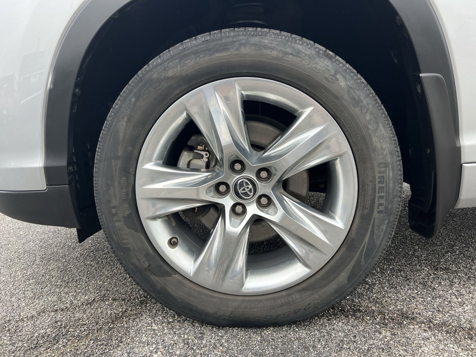 Used 2019 Toyota Highlander Limited AWD/4WD image 20