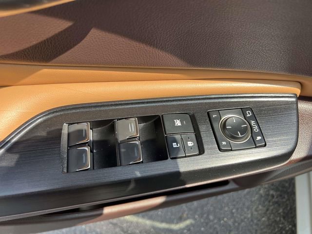 Used 2021 Lexus ES 350 Luxury w/ Accessory Package image 13