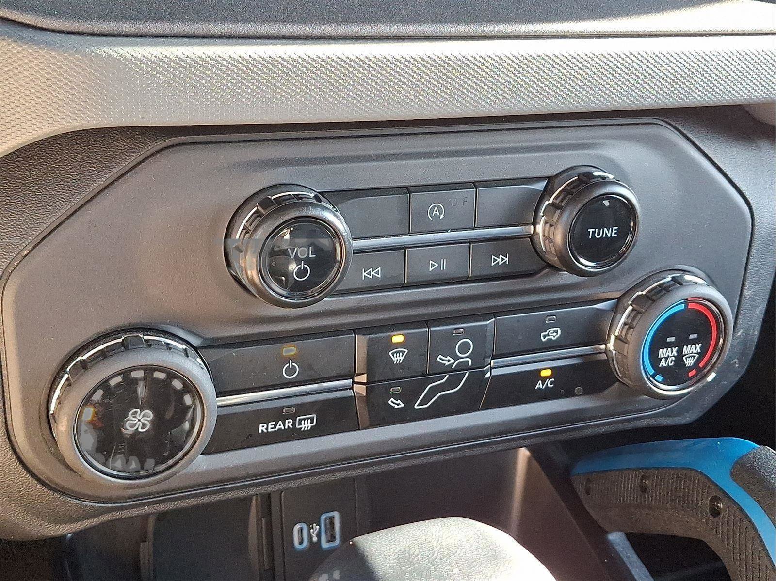 Certified 2024 Ford Bronco Black Diamond image 15