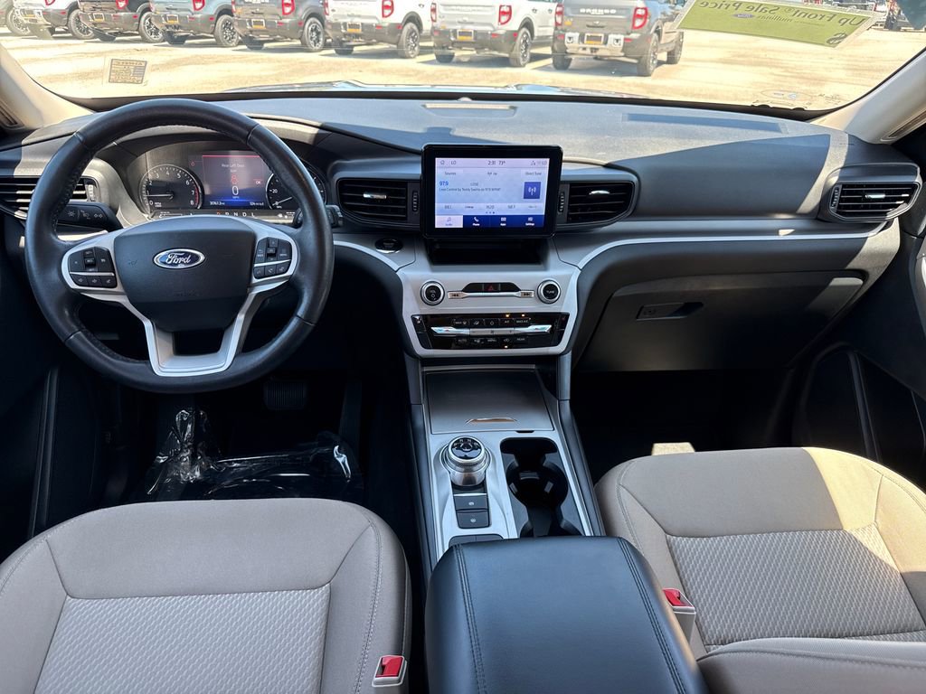 Certified 2023 Ford Explorer XLT image 6