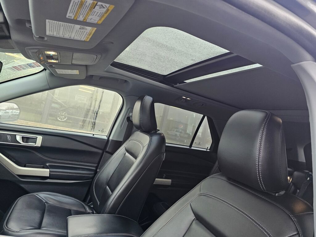 Certified 2022 Ford Explorer XLT w/ Equipment Group 202A image 19