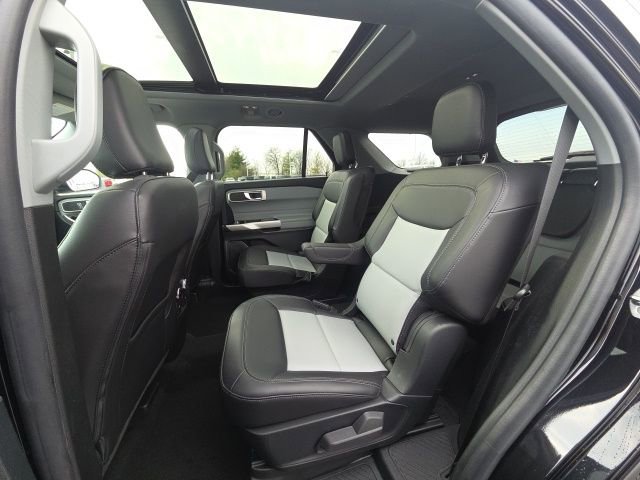 Certified 2023 Ford Explorer XLT w/ Equipment Group 202A image 19