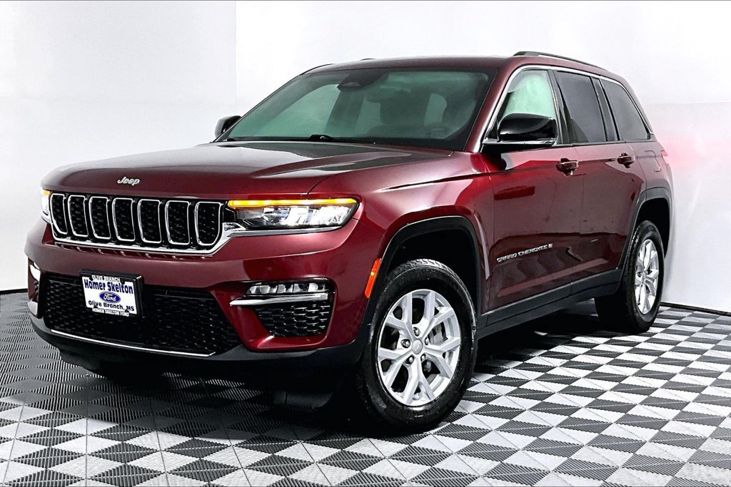 Used 2023 Jeep Grand Cherokee Limited RWD image 2