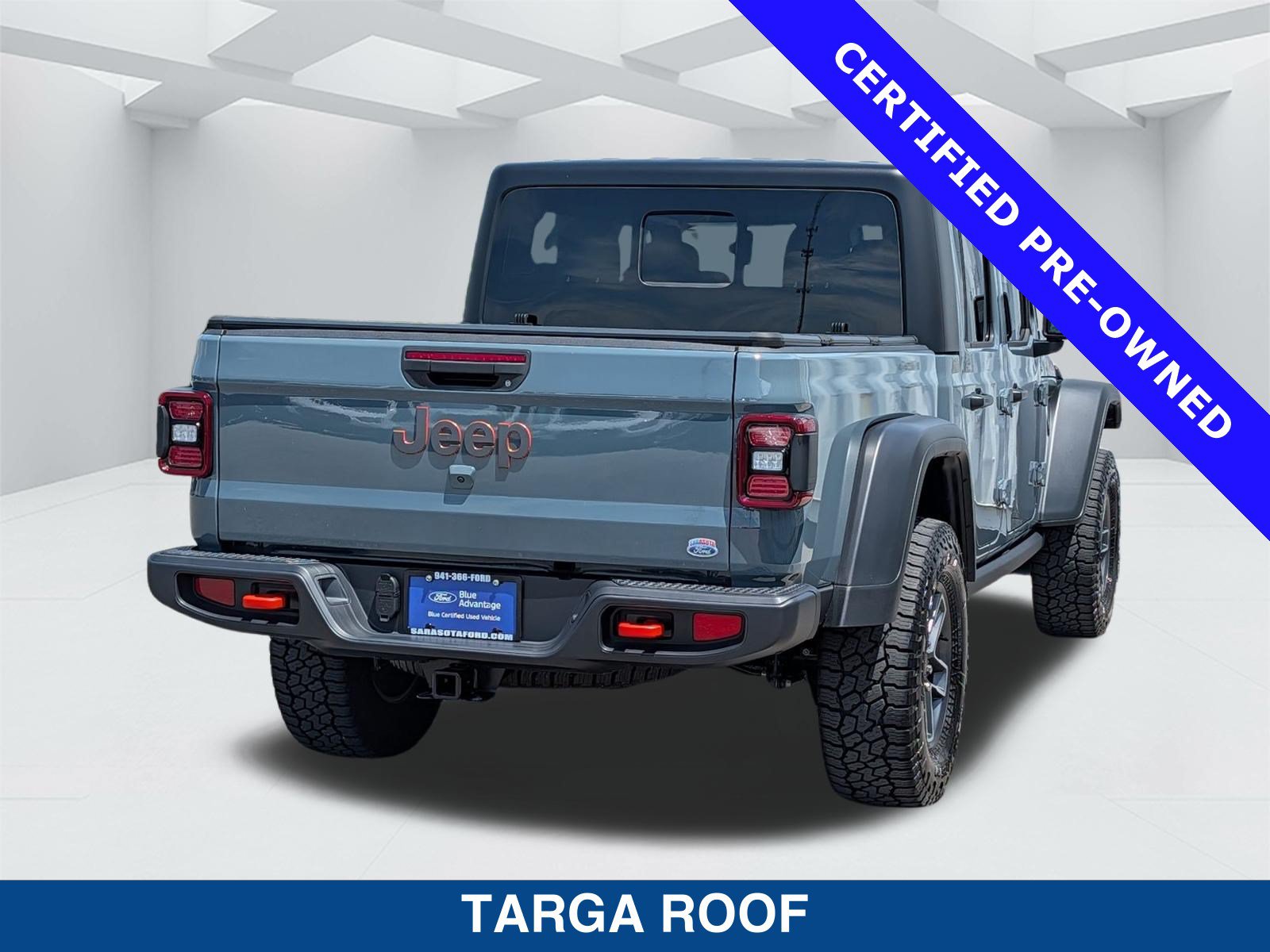 Used 2025 Jeep Gladiator Mojave w/ Convenience Group AWD/4WD image 5