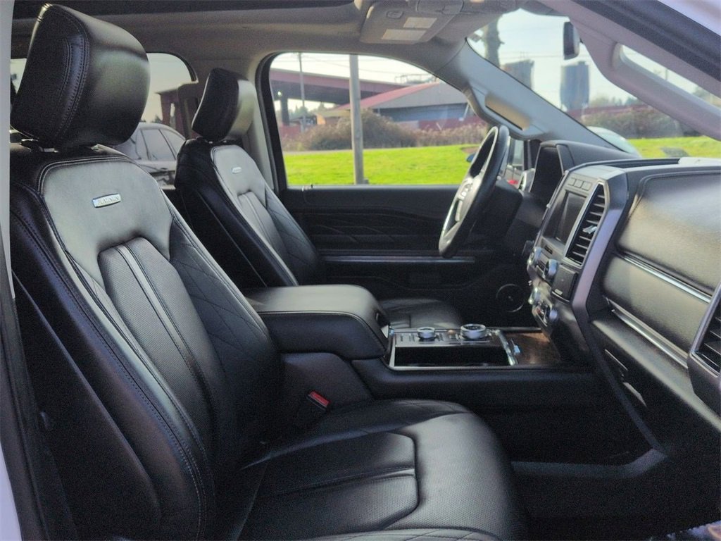 Certified 2019 Ford Expedition Platinum image 32