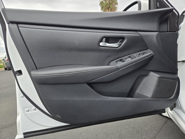 Used 2025 Nissan Sentra SV FWD image 17