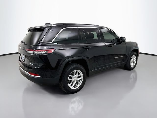 Used 2024 Jeep Grand Cherokee Laredo X w/ Luxury Tech Group I AWD/4WD image 7