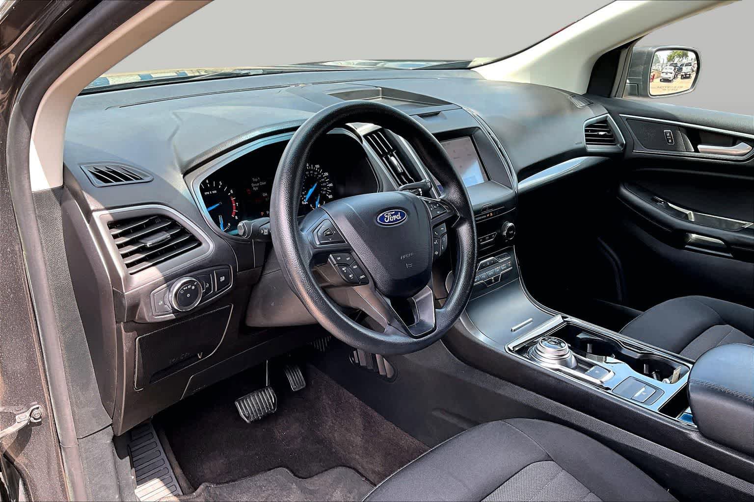 Certified 2020 Ford Edge SE FWD image 18