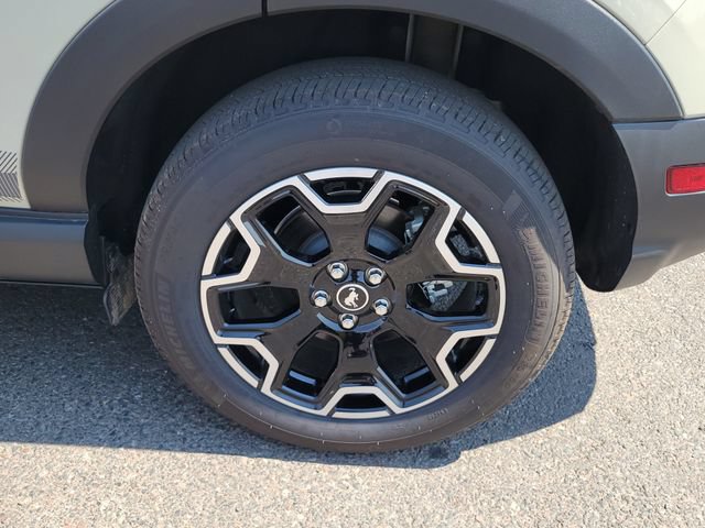 Certified 2025 Ford Bronco Sport Outer Banks w/ Outer Banks Tech Package+ AWD/4WD image 12