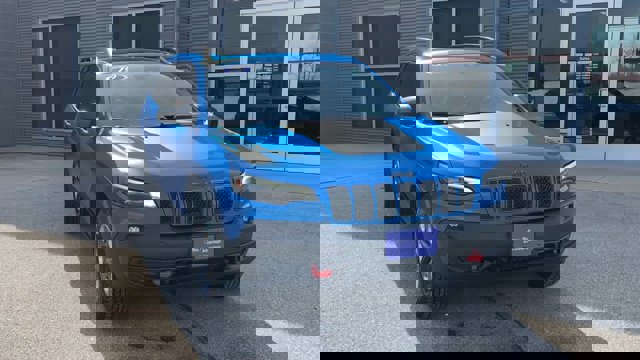 Used 2019 Jeep Cherokee Trailhawk image 4