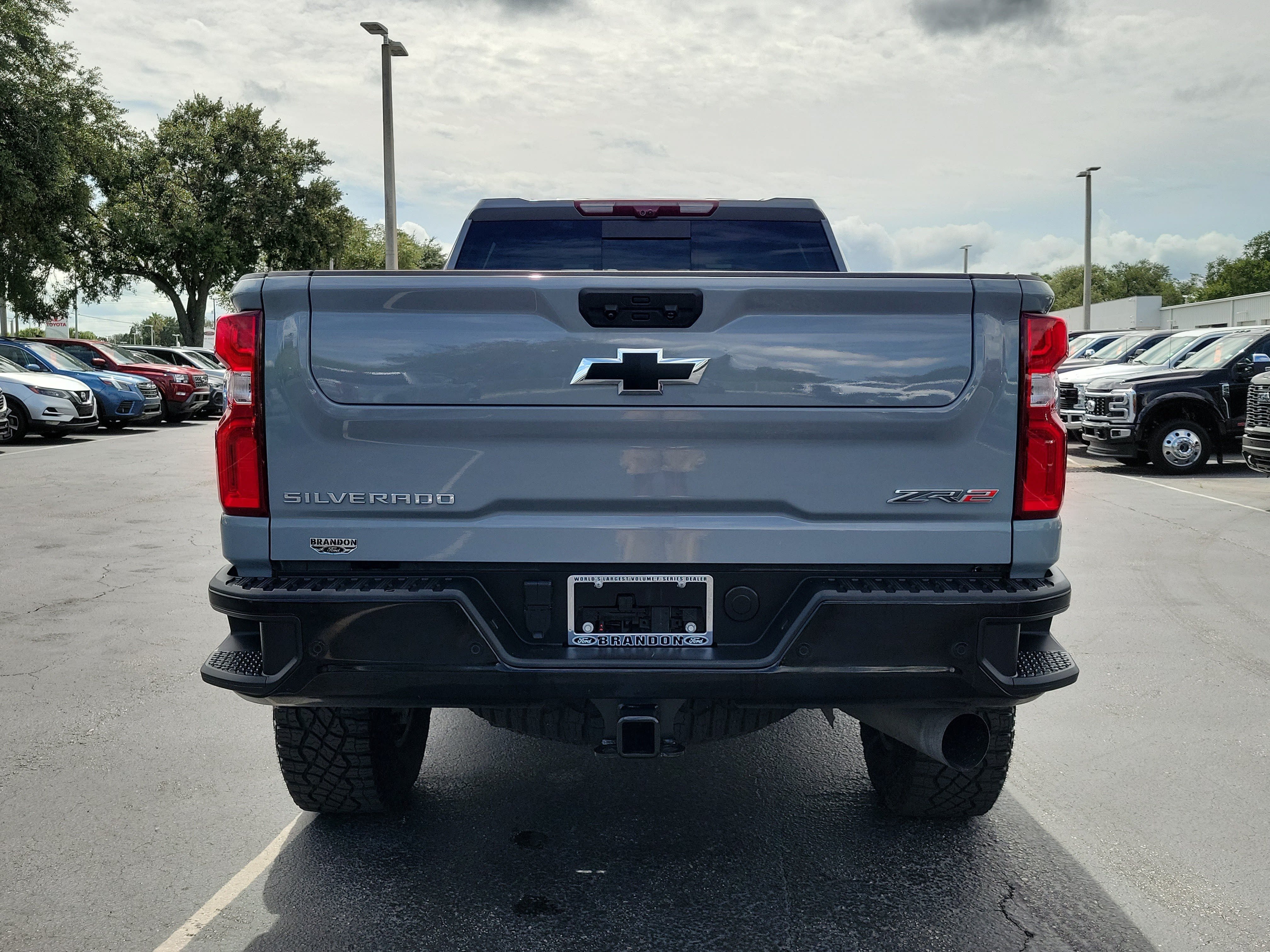 Used 2024 Chevrolet Silverado 2500 ZR2 w/ Technology Package AWD/4WD image 8