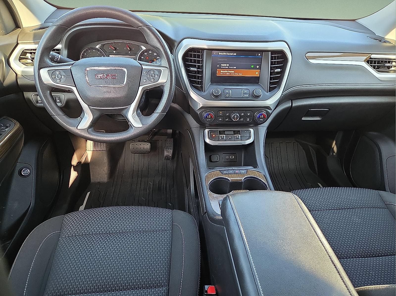 Used 2021 GMC Acadia SLE w/ Driver Convenience Package FWD image 11