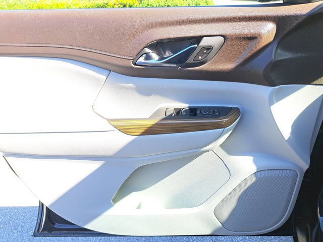 Used 2021 GMC Acadia SLE image 23