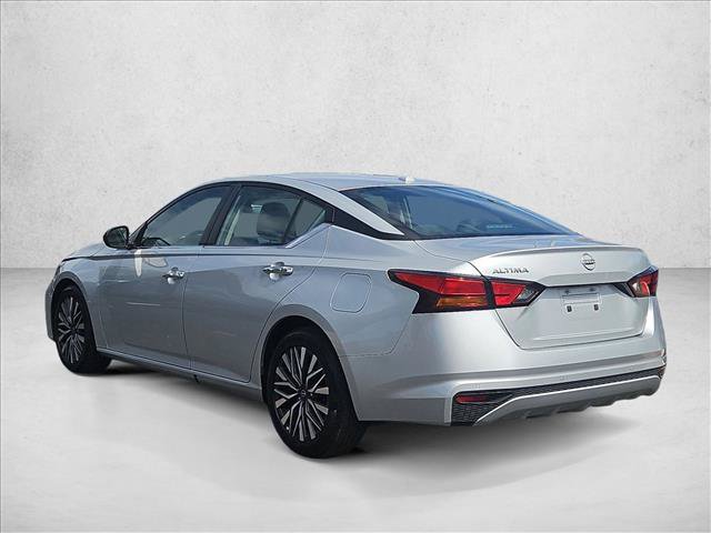Used 2025 Nissan Altima 2.5 SV FWD image 9