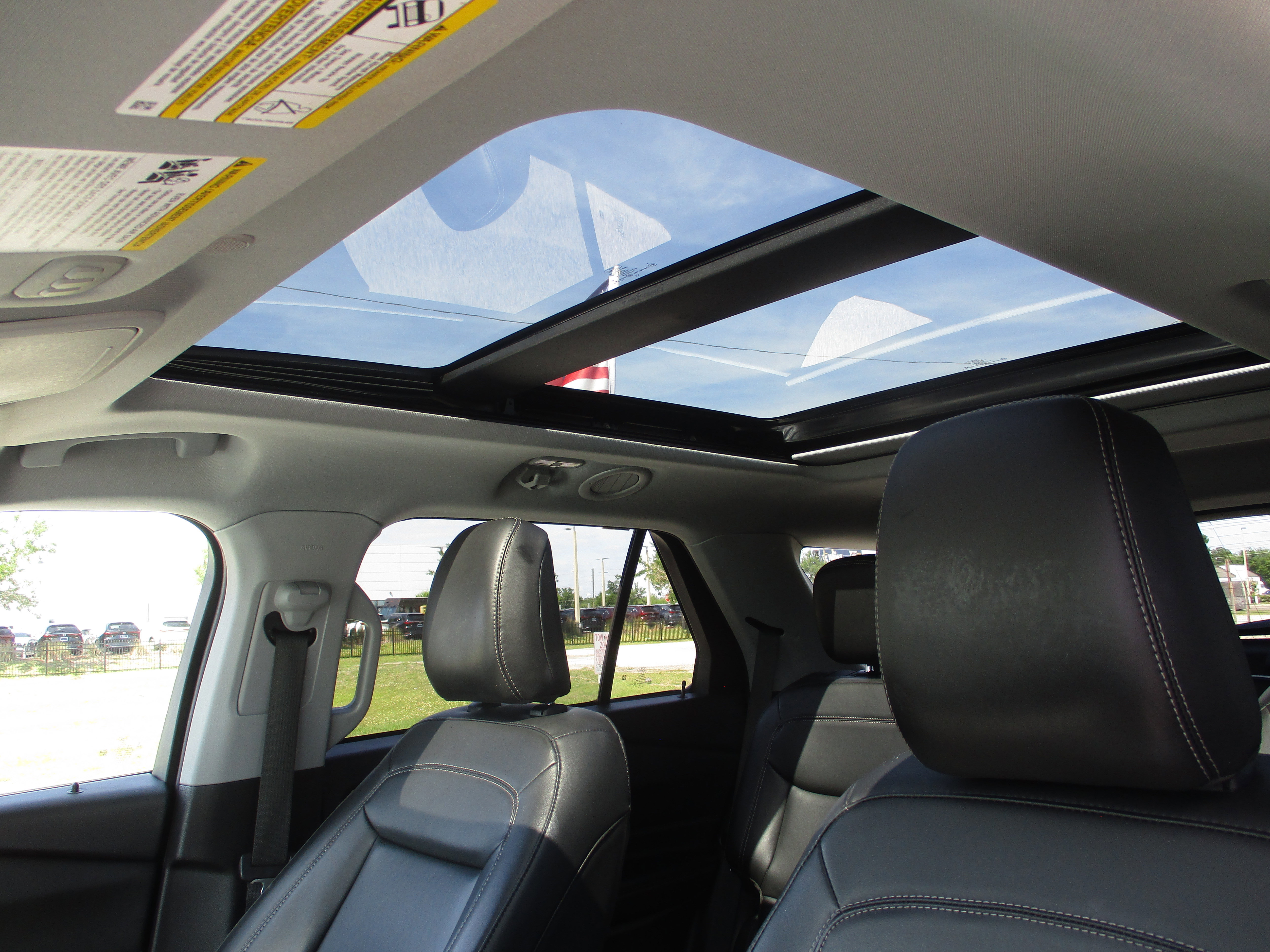 Certified 2022 Ford Explorer XLT w/ Equipment Group 202A image 21