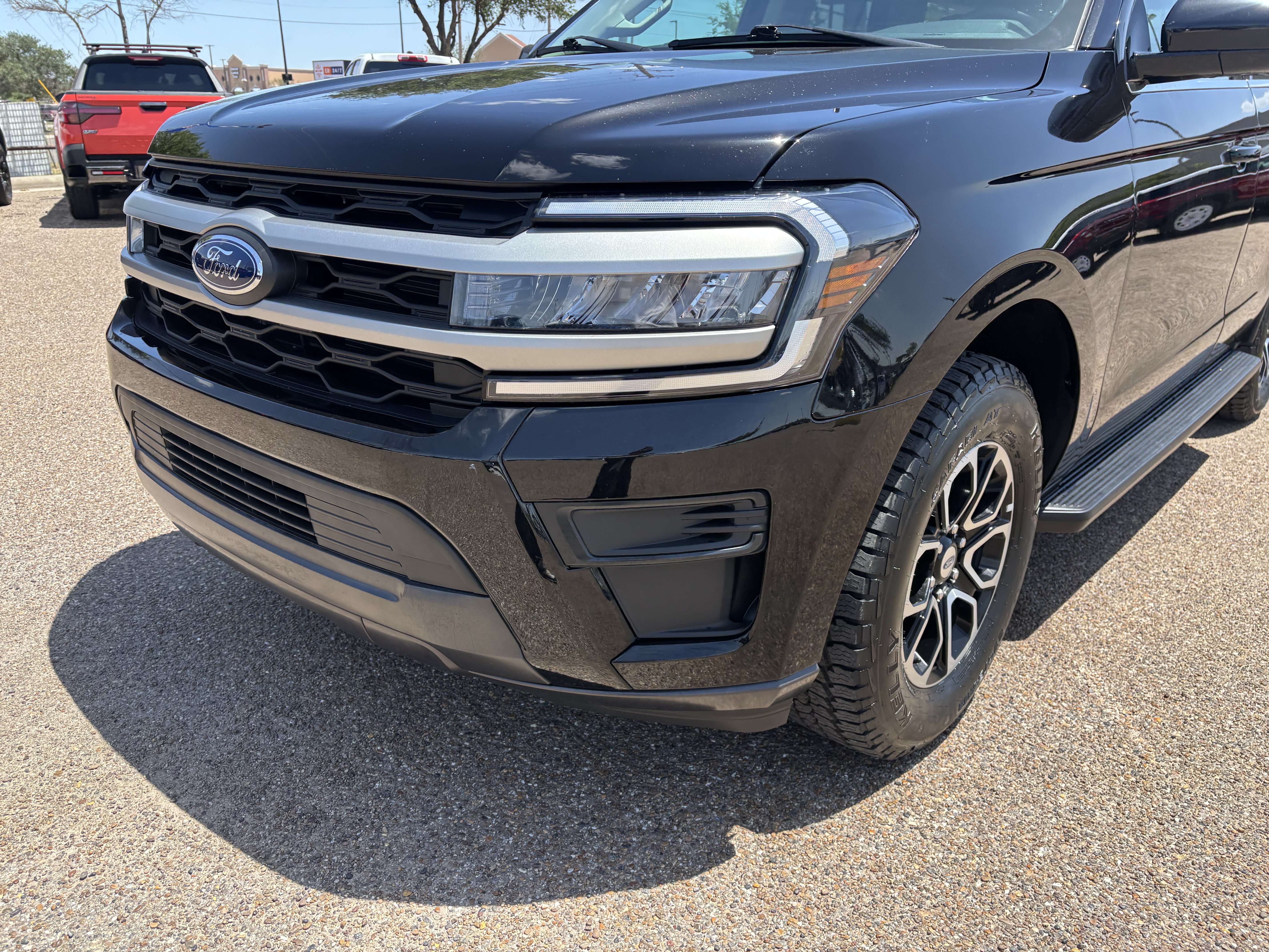 Certified 2023 Ford Expedition XLT RWD image 7