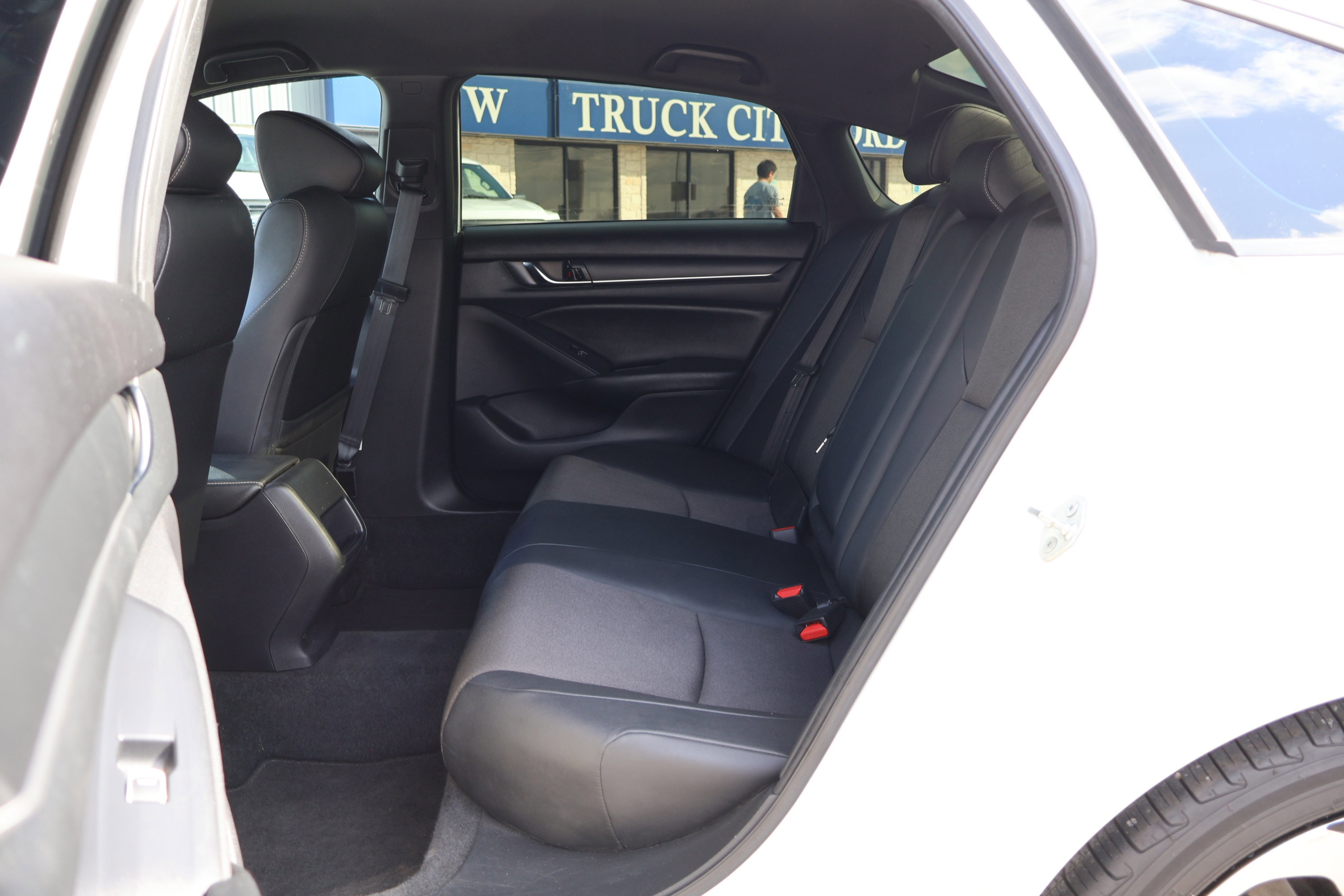 Used 2020 Honda Accord Sport image 28