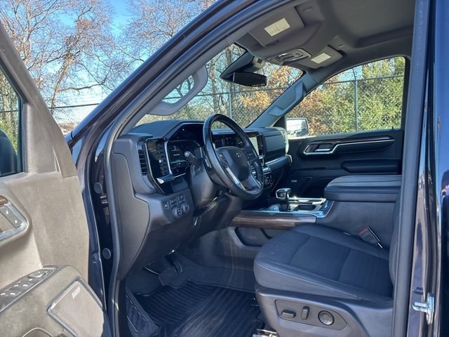 Used 2024 Chevrolet Silverado 1500 RST AWD/4WD image 15