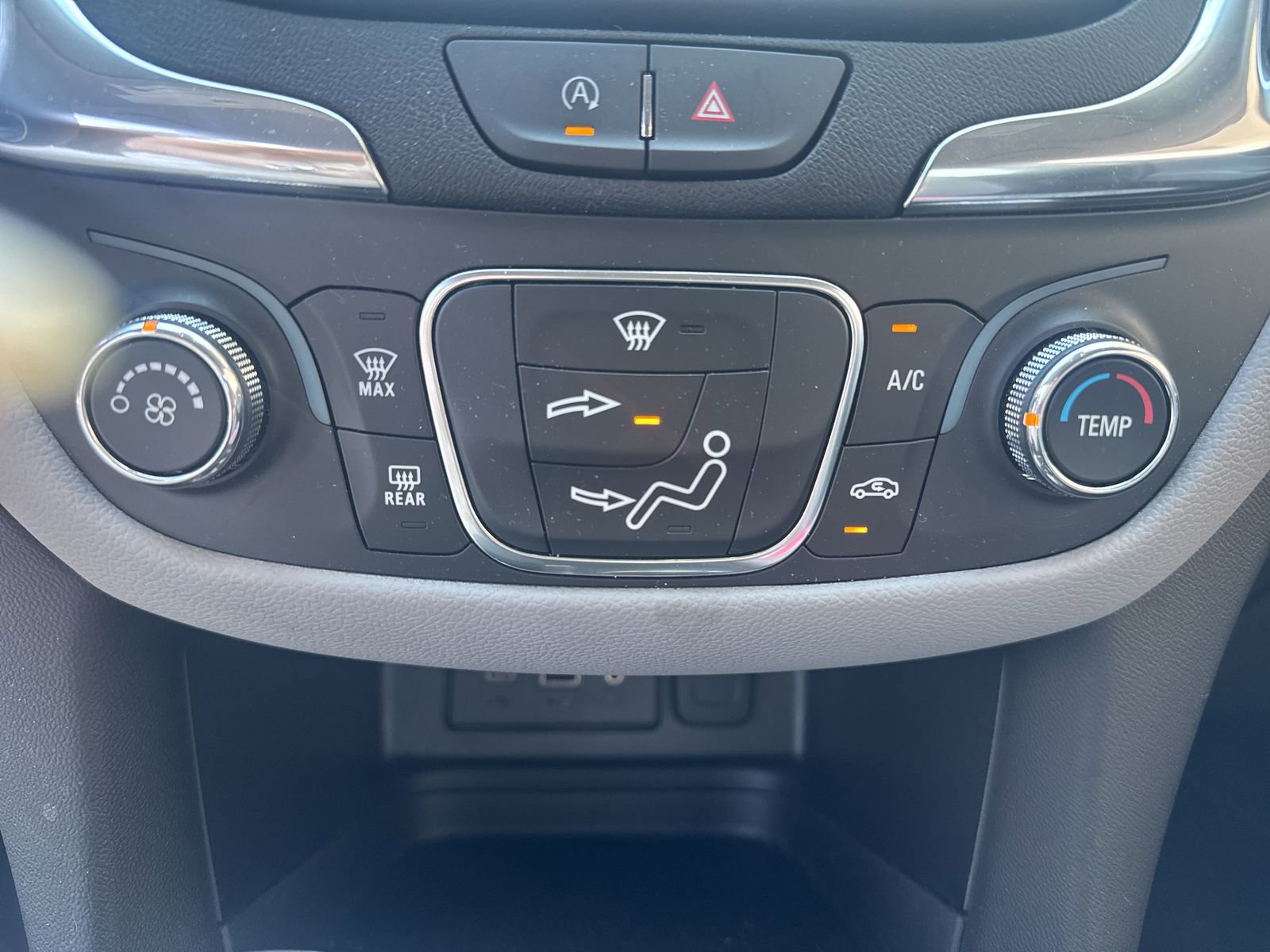 Used 2024 Chevrolet Equinox LS image 35