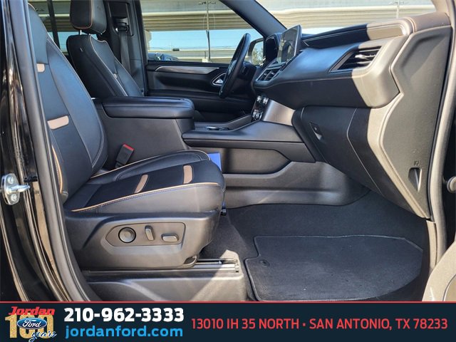 Used 2022 GMC Yukon XL AT4 image 11
