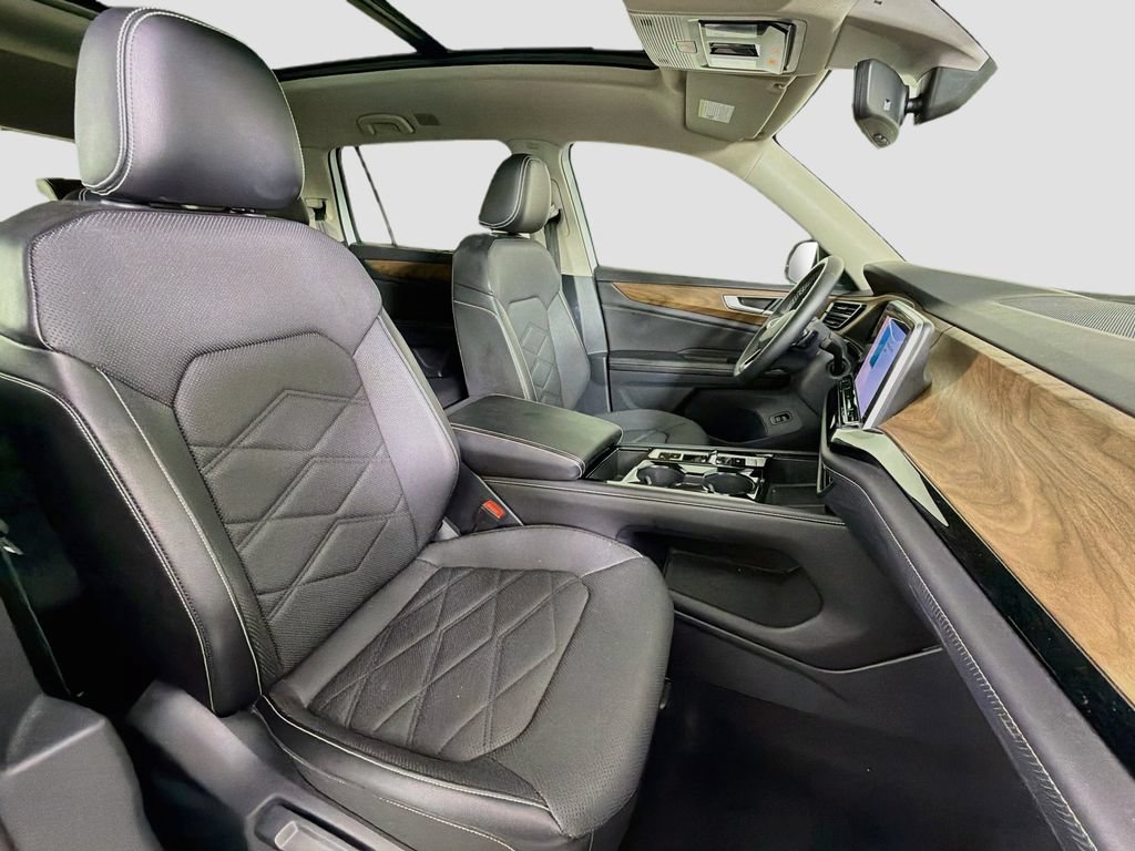 Used 2024 Volkswagen Atlas SE w/ Panoramic Sunroof Package FWD image 35