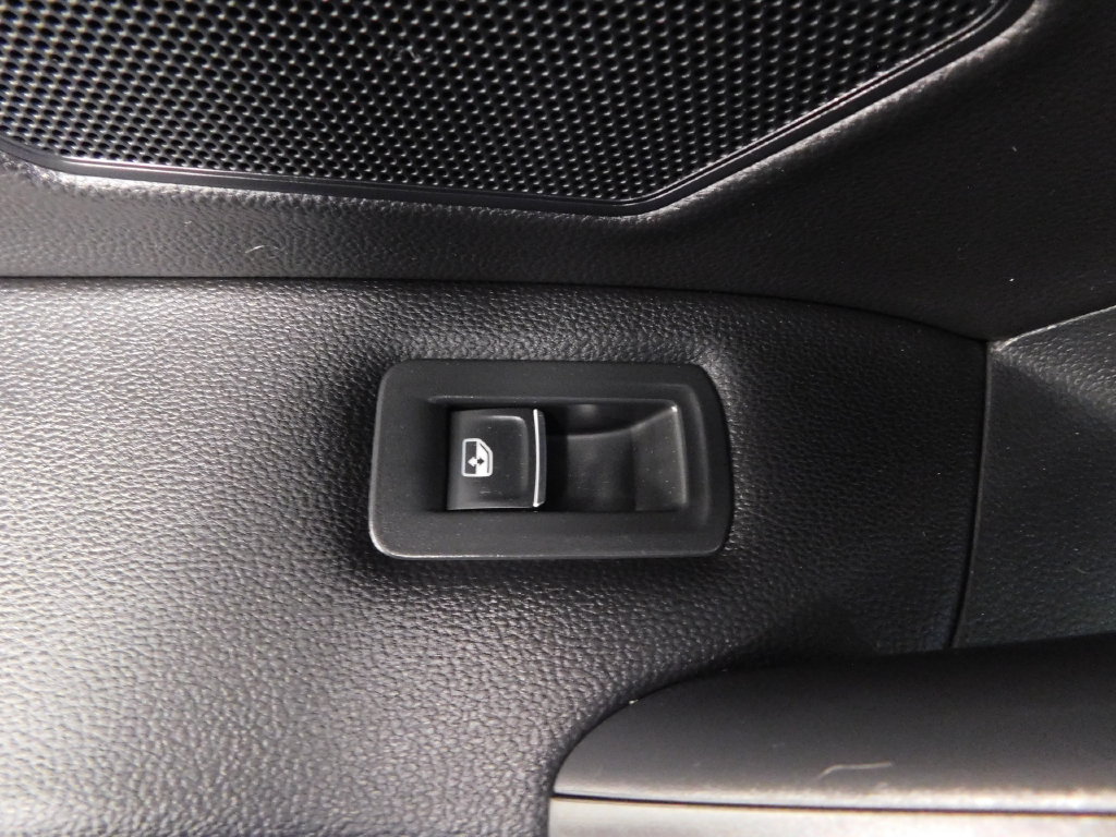 Used 2022 Volkswagen Tiguan SEL R-Line AWD/4WD image 36