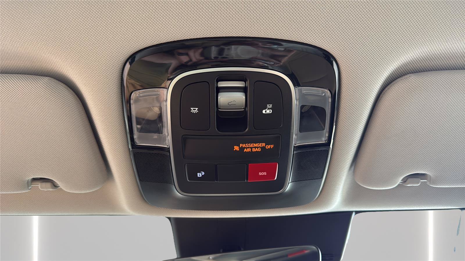 Used 2025 Hyundai Sonata Limited FWD image 25