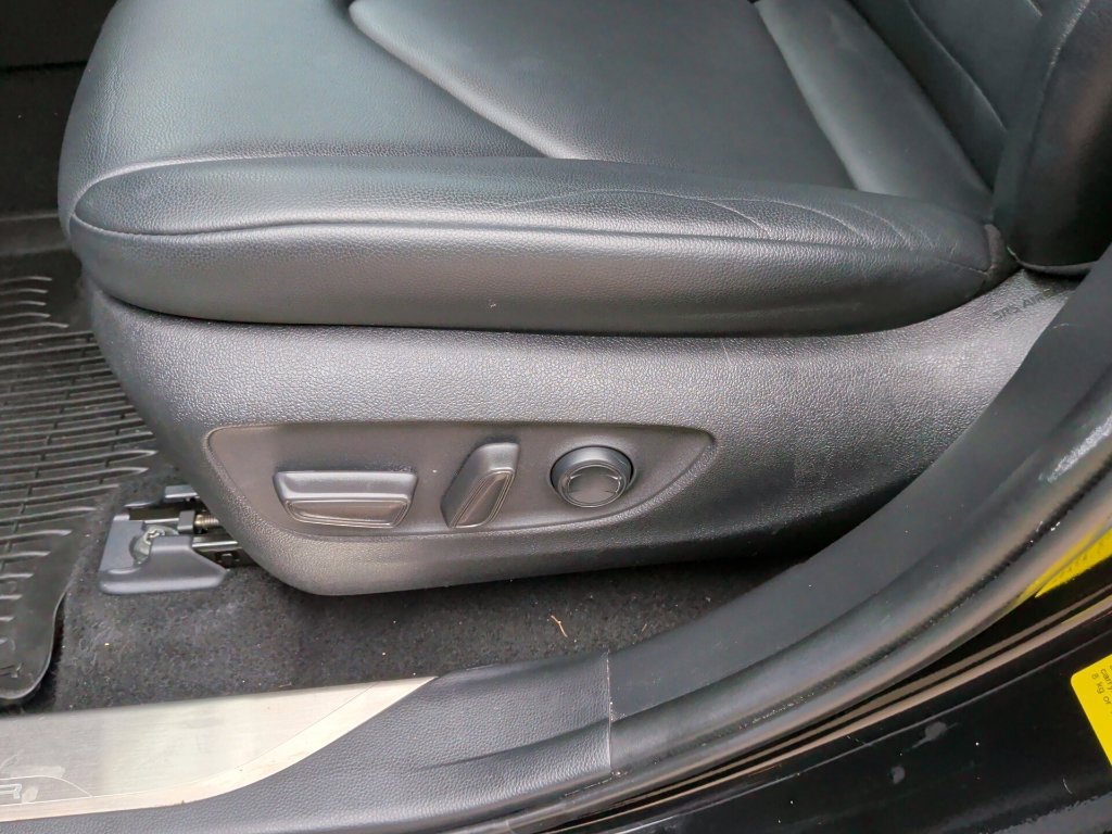 Used 2022 Toyota Highlander XLE FWD image 10