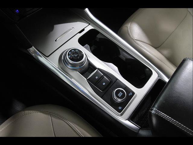 Certified 2023 Ford Explorer Limited w/ Hybrid Equipment Group 310A AWD/4WD image 17