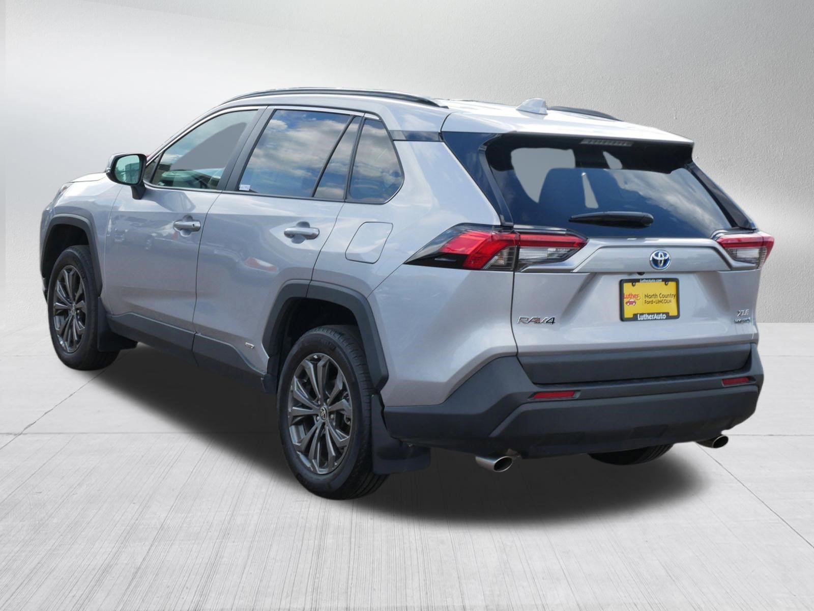 Used 2024 Toyota RAV4 XLE Premium w/ Weather Package AWD/4WD image 5