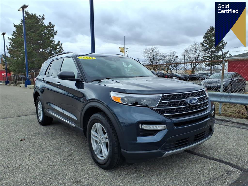 Certified 2023 Ford Explorer XLT w/ Equipment Group 202A image 1