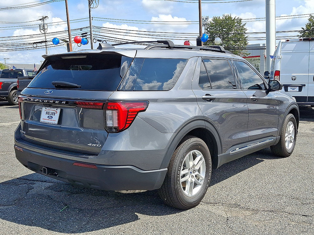 Certified 2025 Ford Explorer Active AWD/4WD image 31