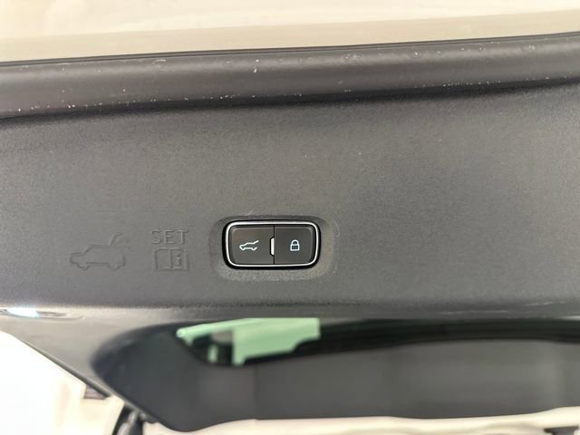 Certified 2025 Ford Expedition Active image 19