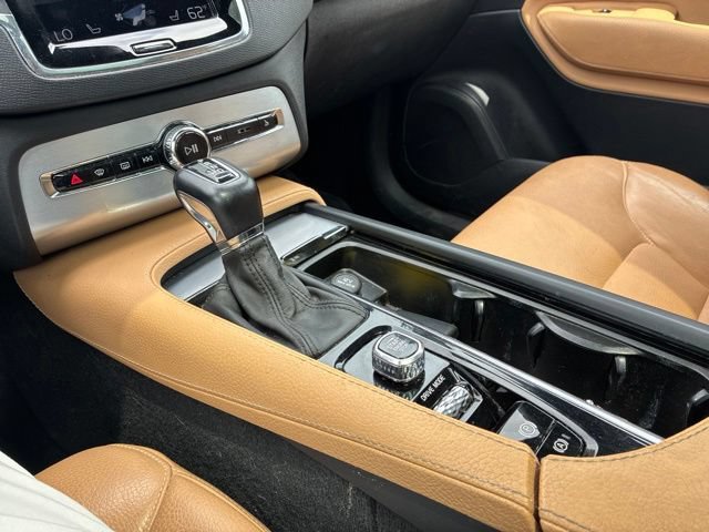 Used 2018 Volvo XC90 T5 Momentum w/ Convenience Package AWD/4WD image 28