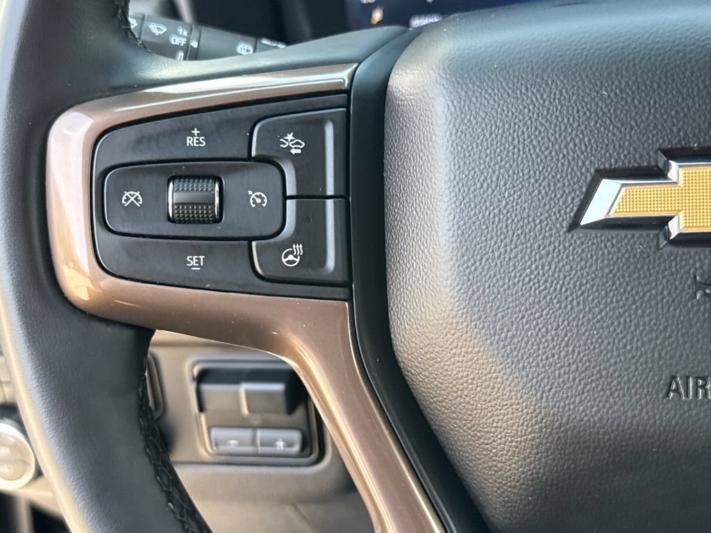 Used 2024 Chevrolet Suburban High Country AWD/4WD image 17