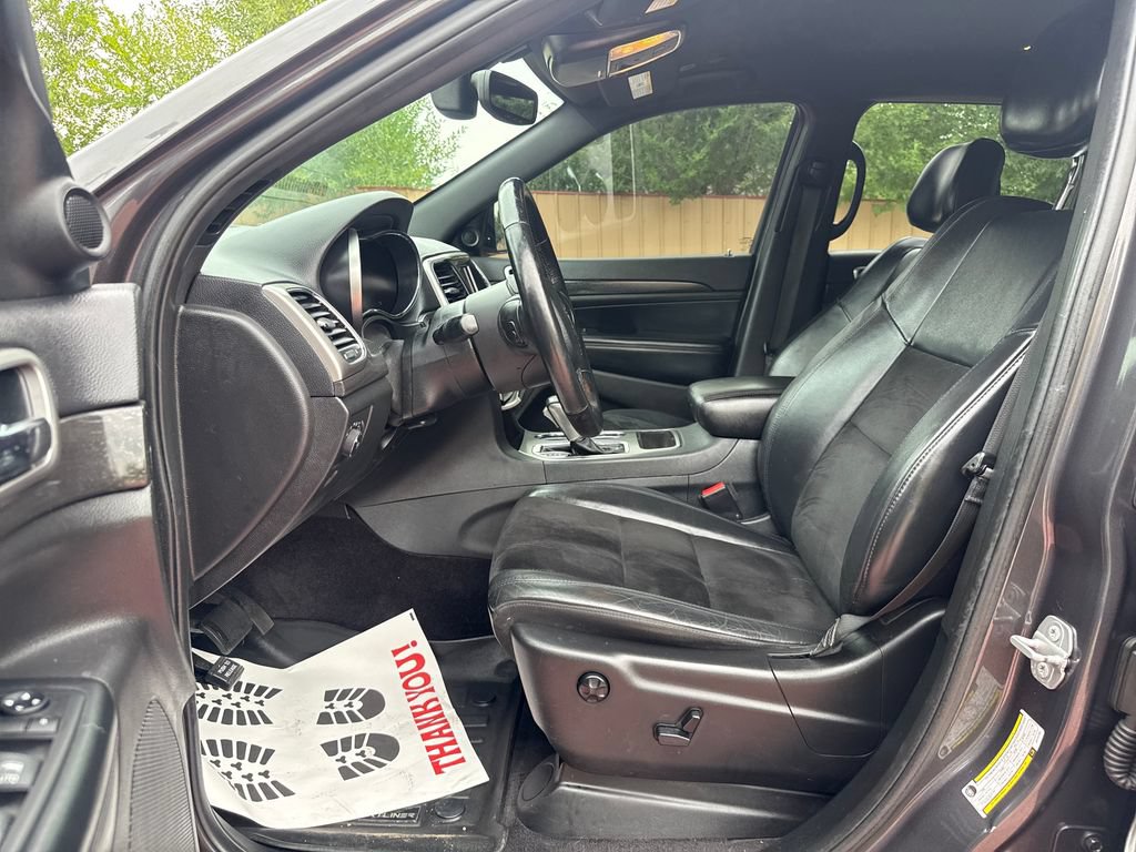 Used 2018 Jeep Grand Cherokee Altitude AWD/4WD image 12