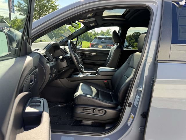 Used 2025 Honda Passport EX-L image 17