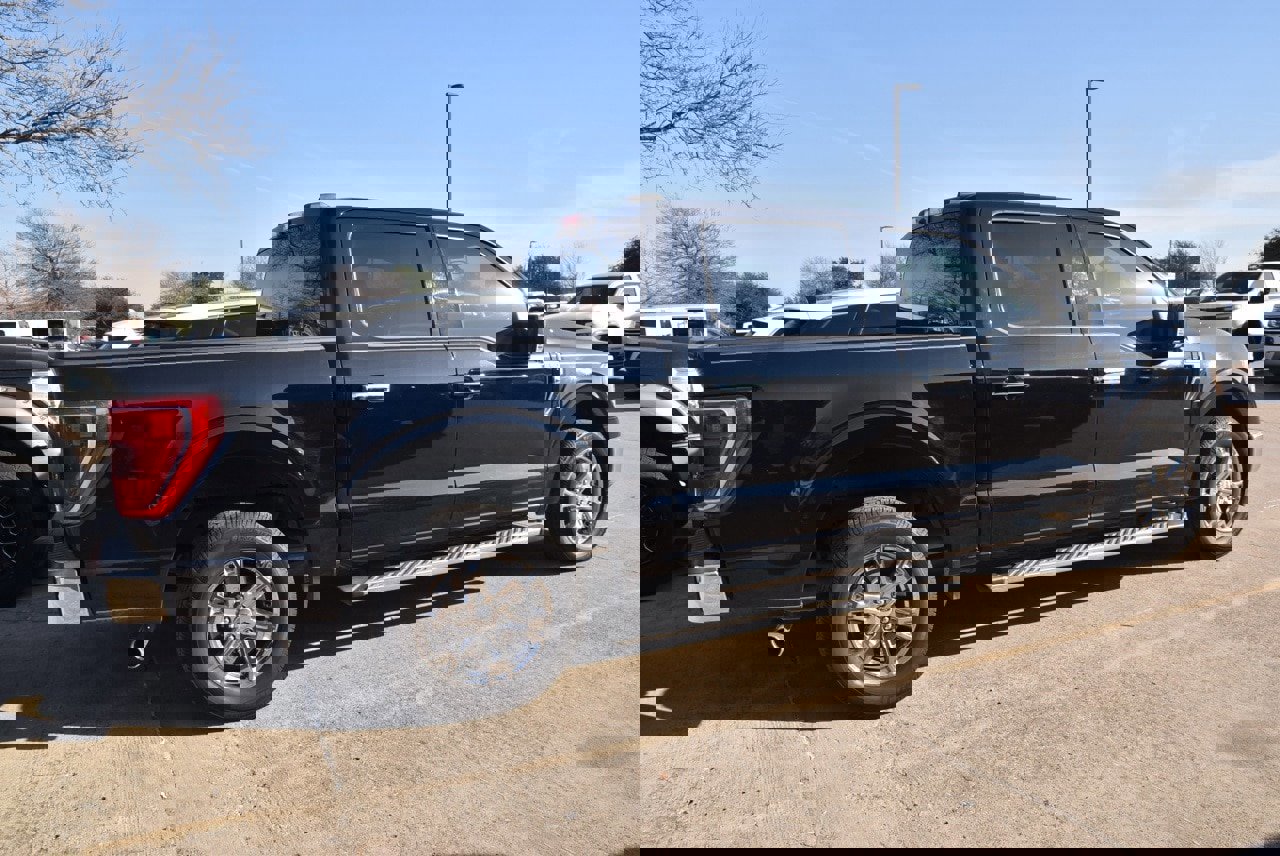 Certified 2021 Ford F150 XLT w/ Equipment Group 302A High image 4