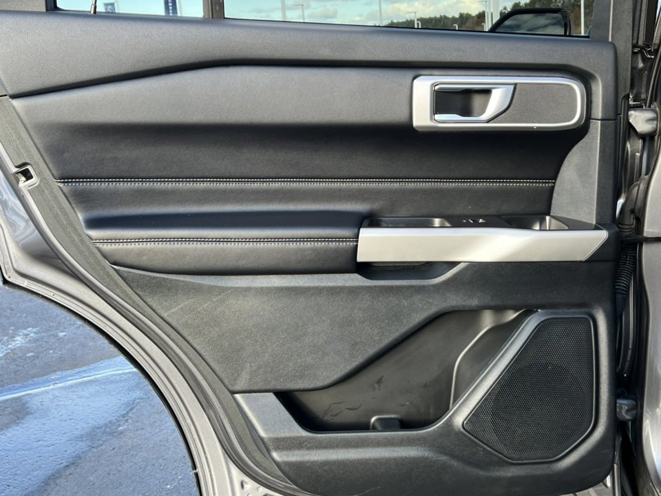 Certified 2022 Ford Explorer XLT w/ Equipment Group 202A image 41
