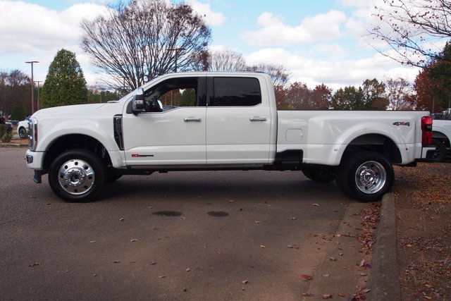 Certified 2025 Ford F450 Platinum w/ Platinum Plus Package image 4