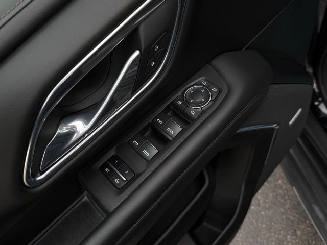 Used 2023 Chevrolet Suburban High Country image 27