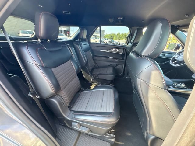 Certified 2025 Ford Explorer ST-Line AWD/4WD image 24
