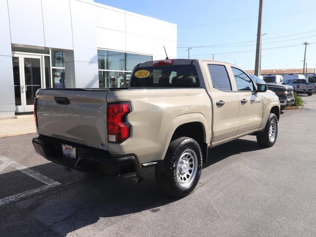 Used 2024 Chevrolet Colorado W/T image 5