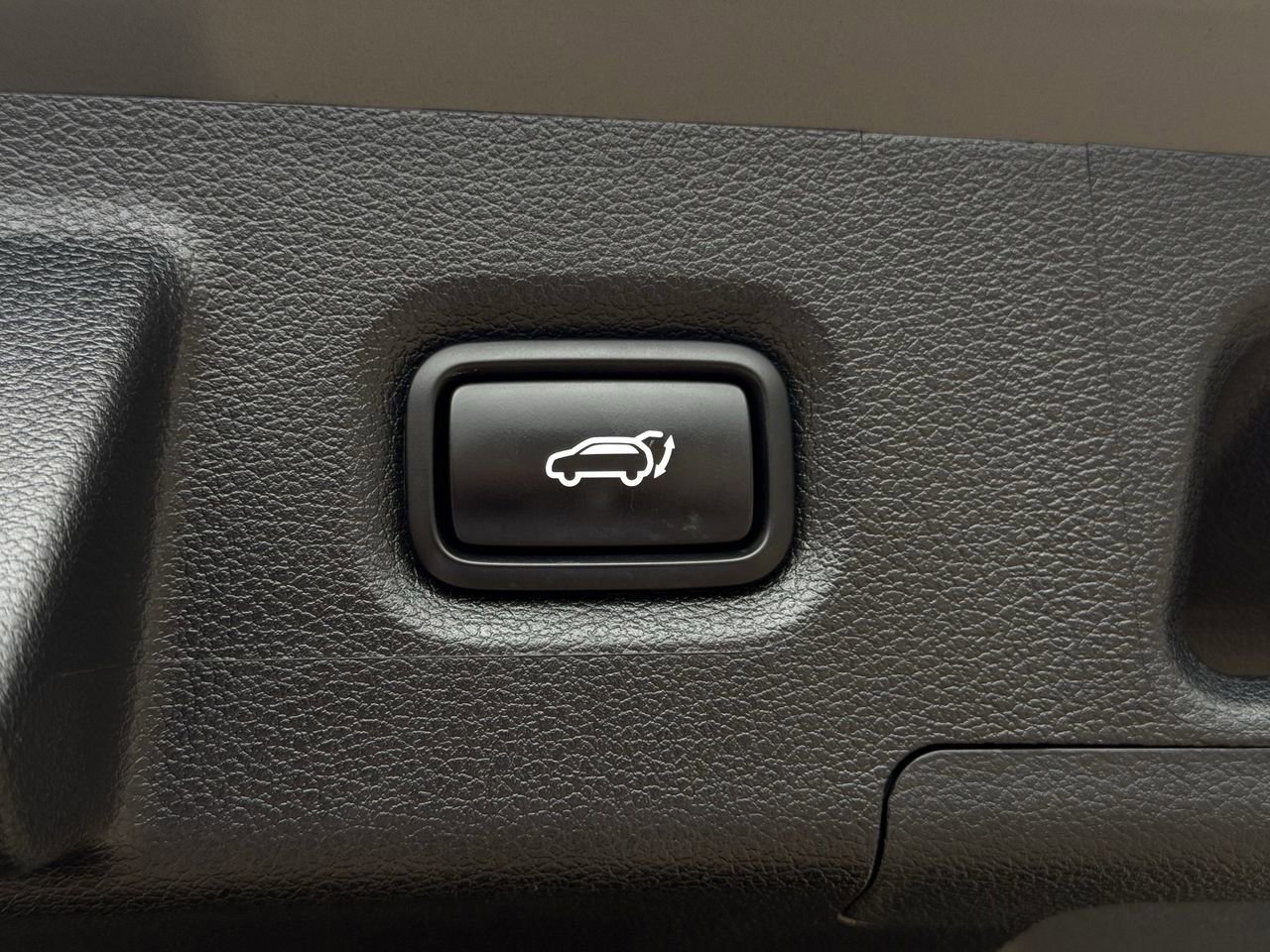 Used 2022 Hyundai Santa Fe Limited FWD image 30