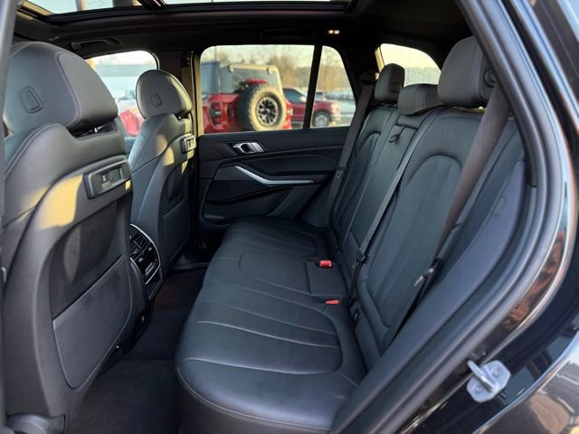 Used 2022 BMW X5 xDrive40i AWD/4WD image 17