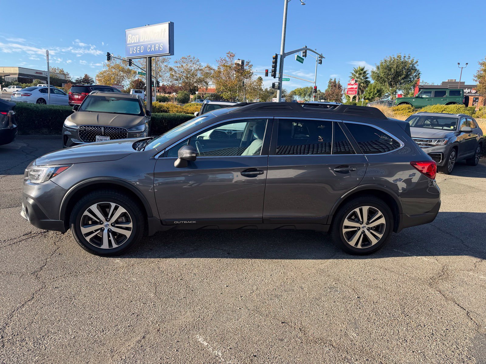 Used 2018 Subaru Outback 3.6R Limited AWD/4WD image 2