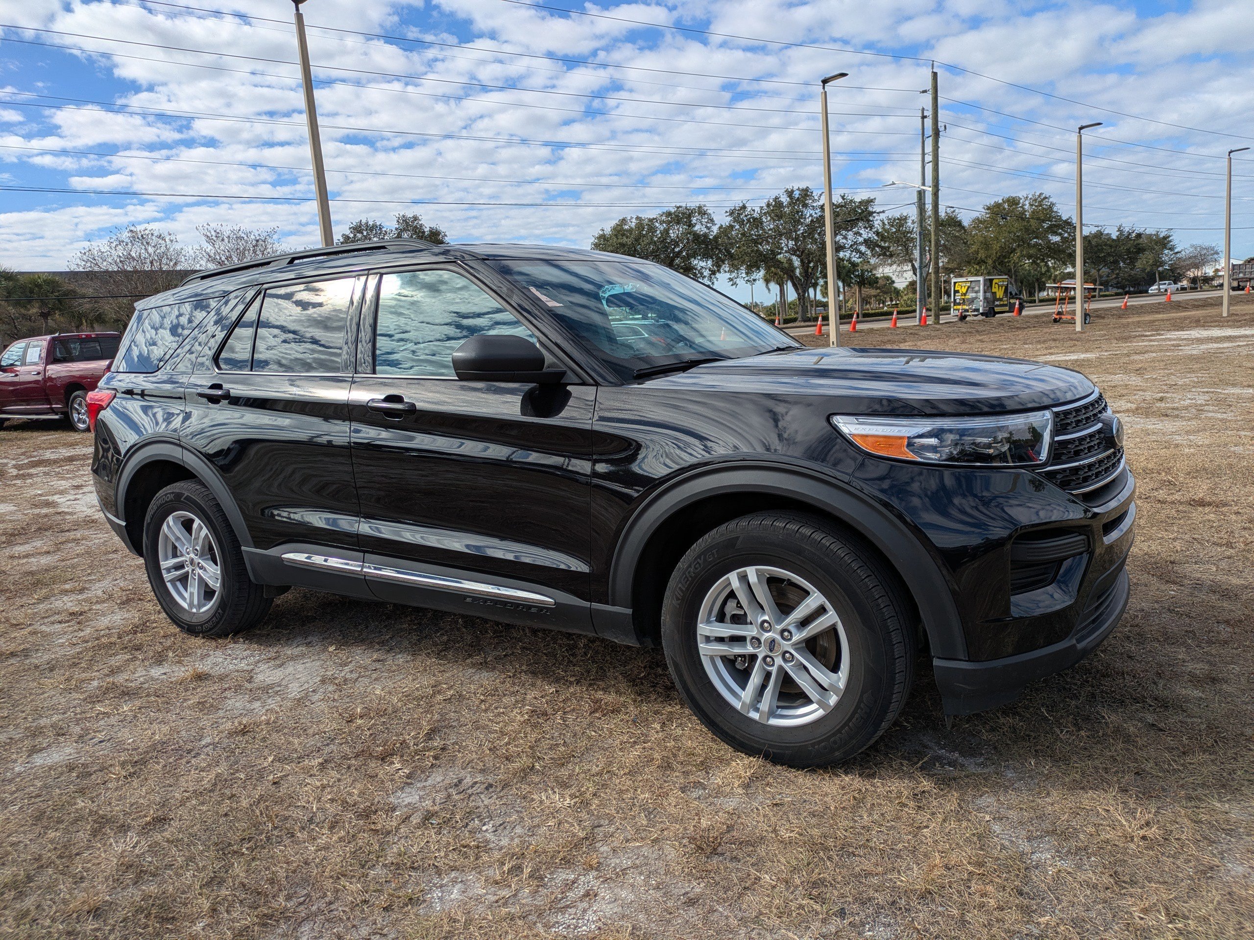 Certified 2024 Ford Explorer XLT AWD/4WD image 8