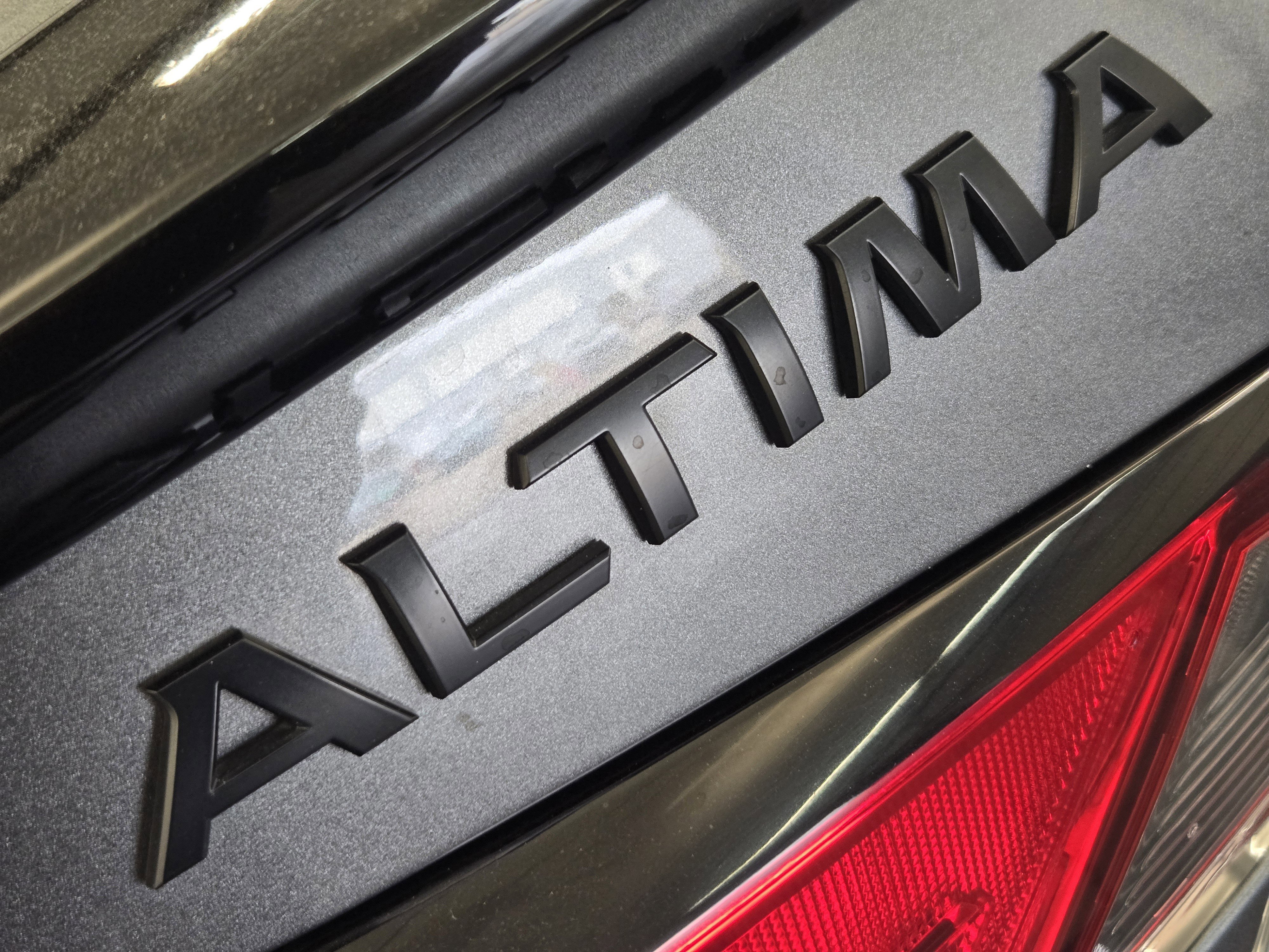 Used 2022 Nissan Altima 2.5 SR w/ Midnight Edition Package image 11