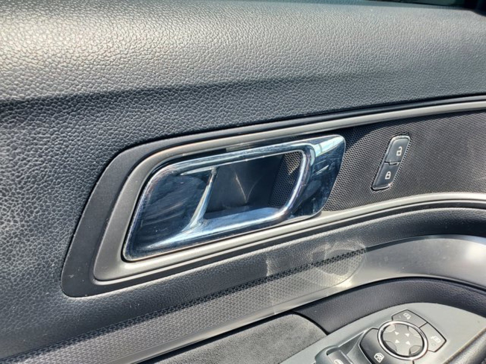 Certified 2019 Ford Explorer XLT w/ Equipment Group 202A FWD image 13