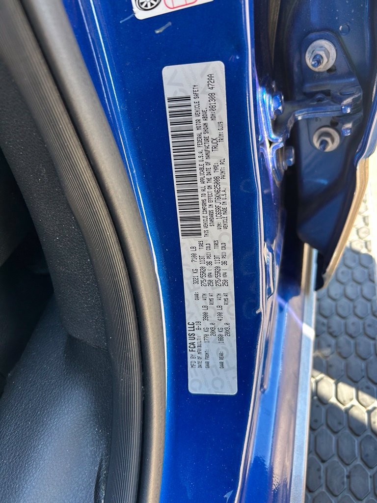 Used 2019 RAM 1500 Laramie AWD/4WD image 12